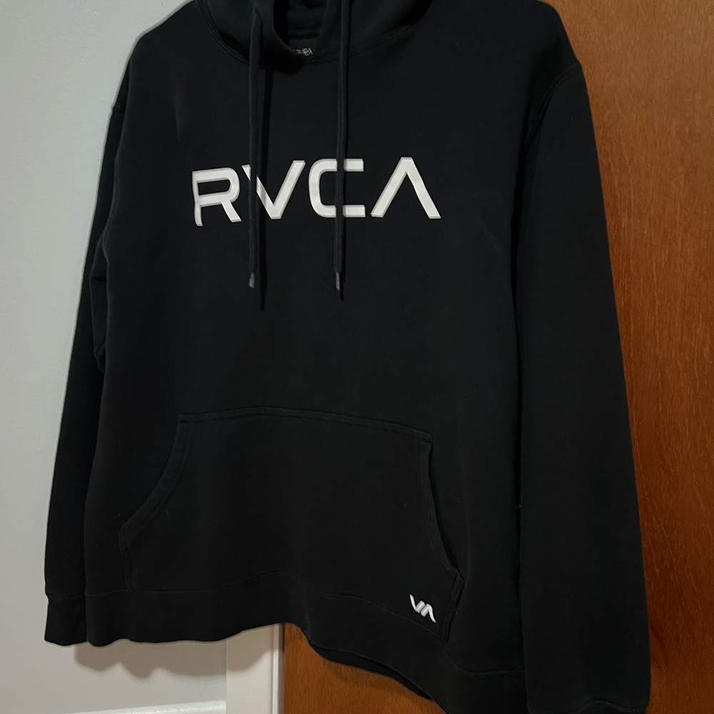 RVCA HOODIE